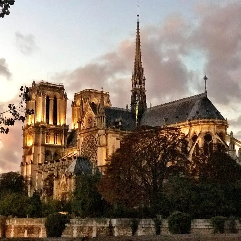Paris birthplace : l'ile de la Cité where Notre Dame was built
