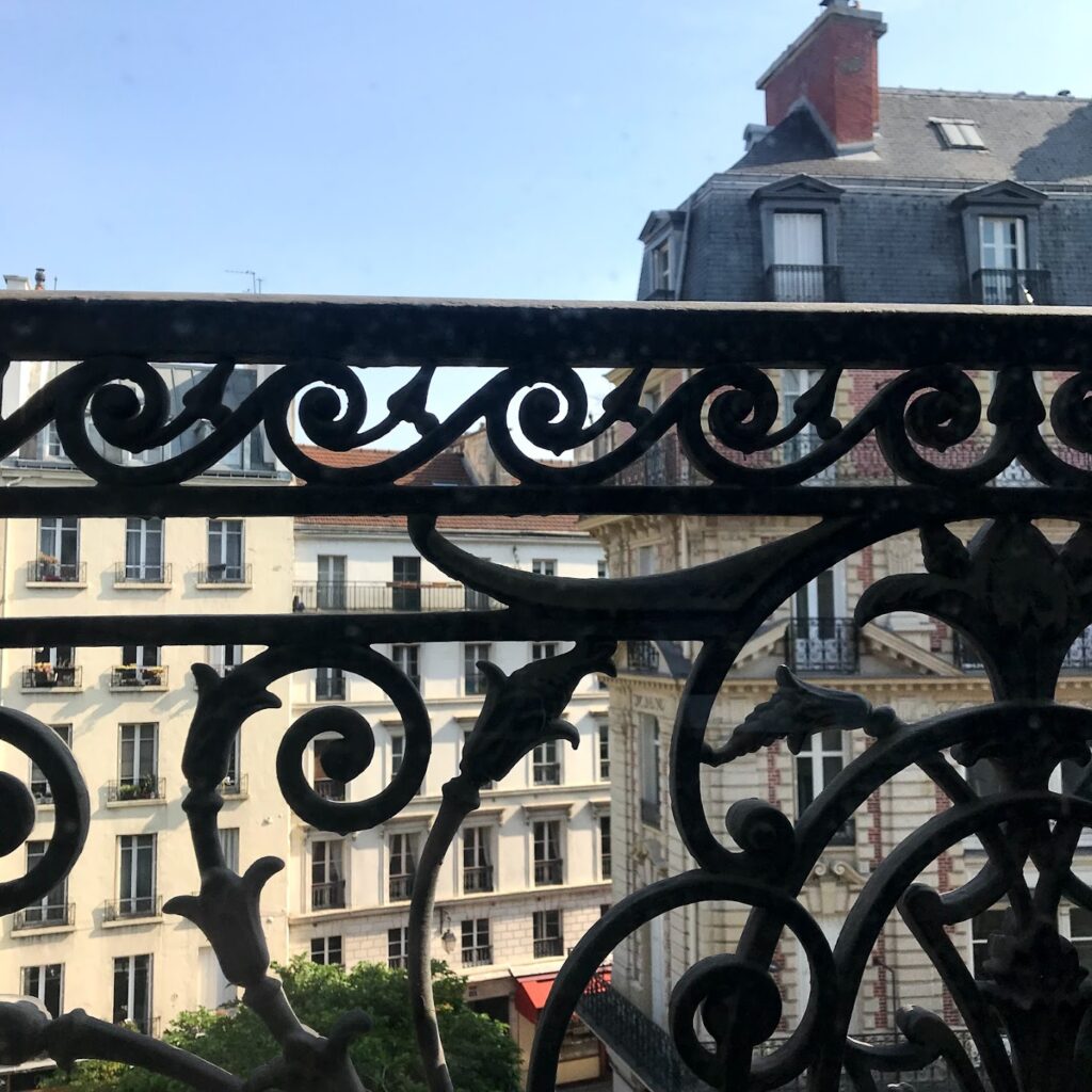 Séjourner à Paris avec un petit budget, le guide complet des solutions d'hébergement 3 Fancy a window with a view ?